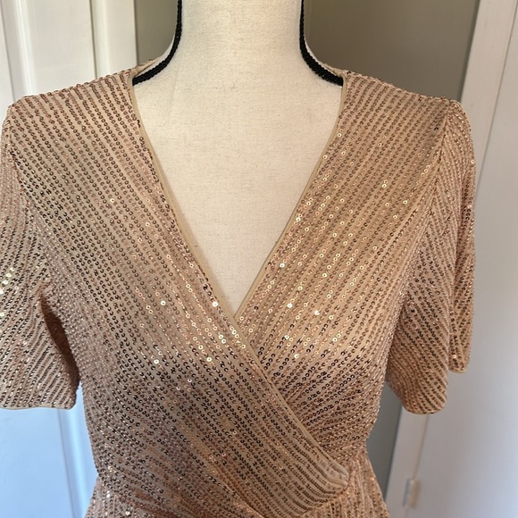 Sequin Ruffle Gold Wrap Blouse - M - Picture 6 of 10
